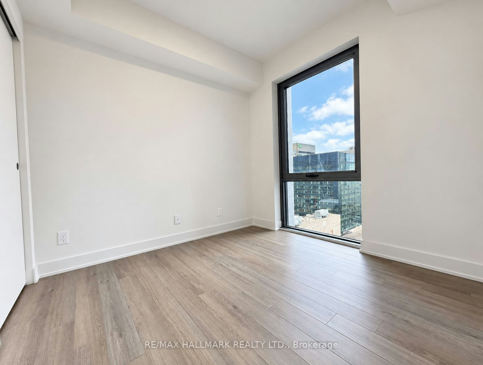 1402-8 Cumberland Street, Toronto, ON, M4W 0B6 - 10