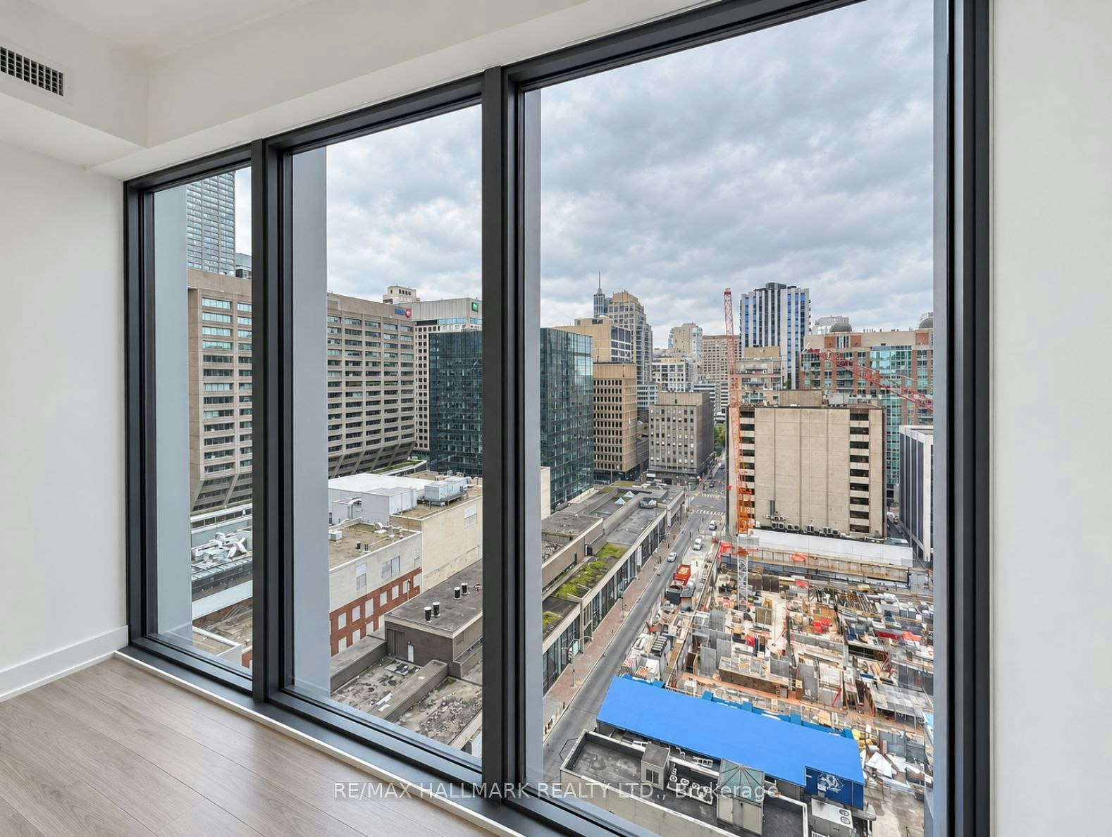 1402-8 Cumberland Street, Toronto, ON, M4W 0B6 - 6