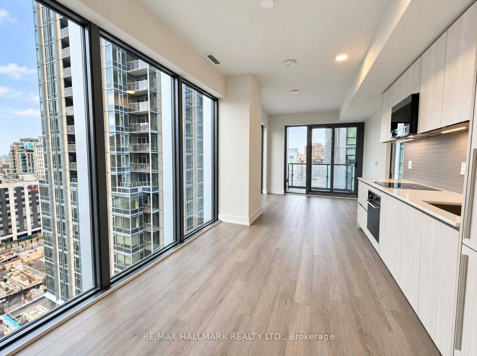 1402-8 Cumberland Street, Toronto, ON, M4W 0B6 - 3