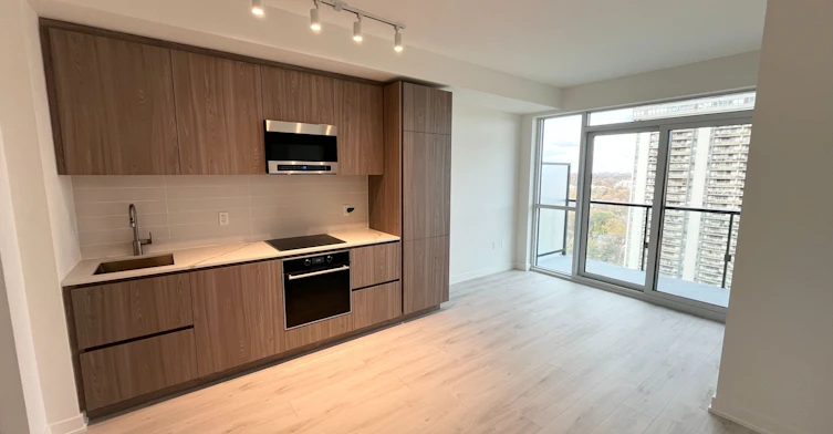 1801N-120 Broadway Avenue, Toronto, ON, M4P 0E9 - 2