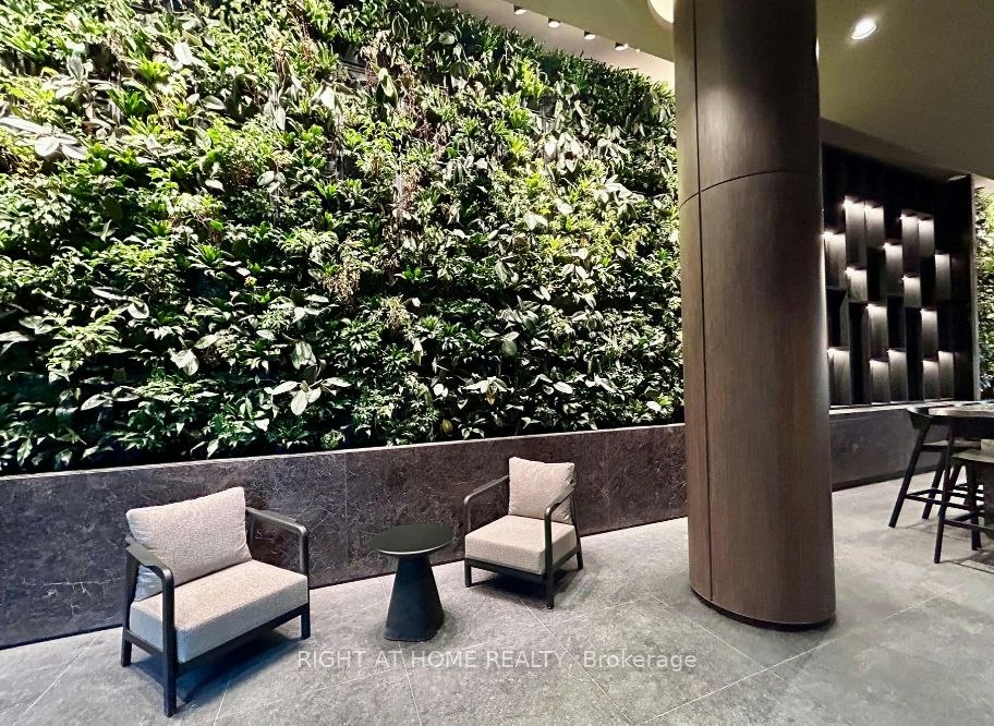 1801N-120 Broadway Avenue, Toronto, ON, M4P 0E9 - 24