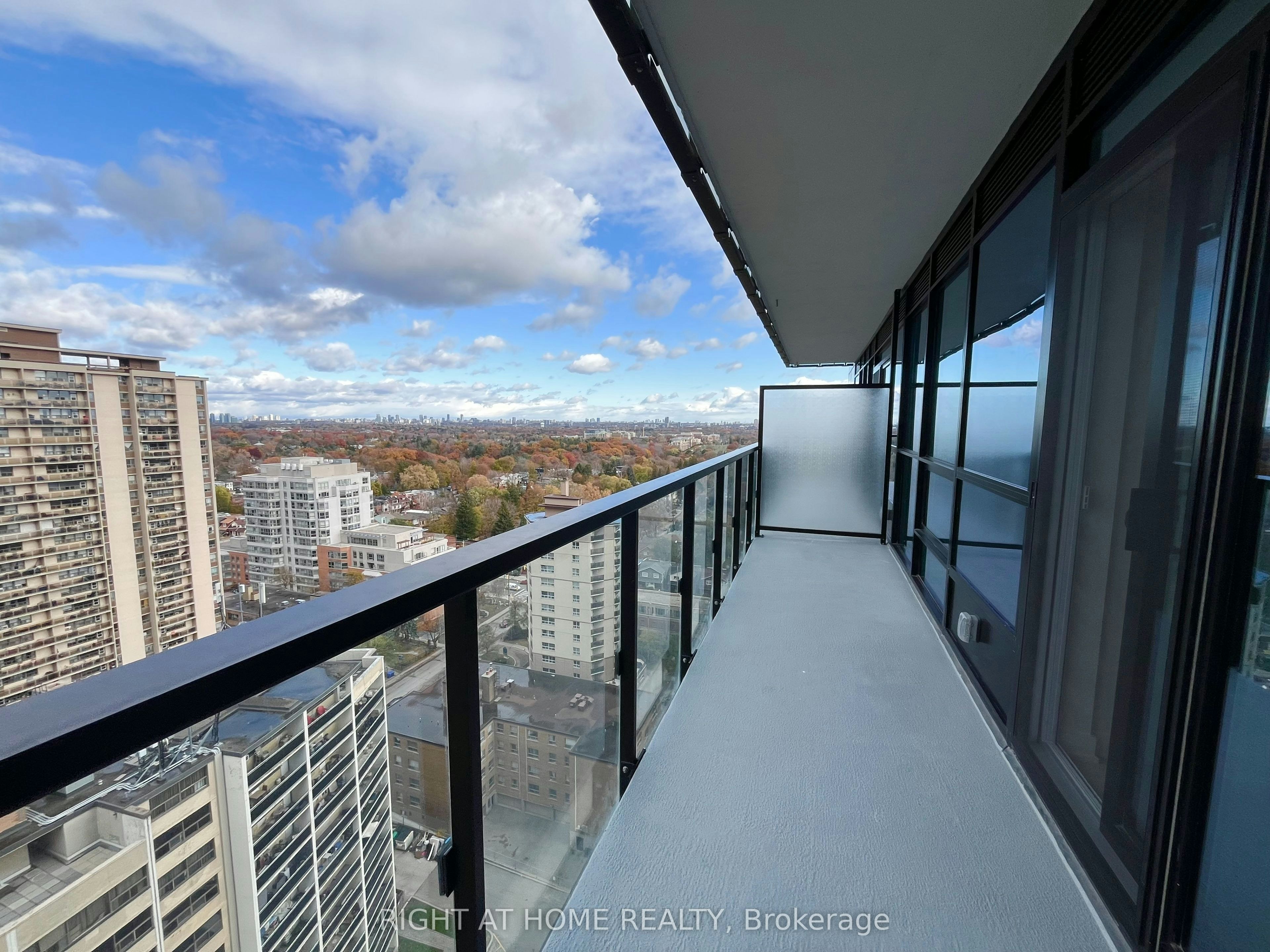1801N-120 Broadway Avenue, Toronto, ON, M4P 0E9 - 19