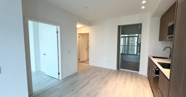 1801N-120 Broadway Avenue, Toronto, ON, M4P 0E9 - 8