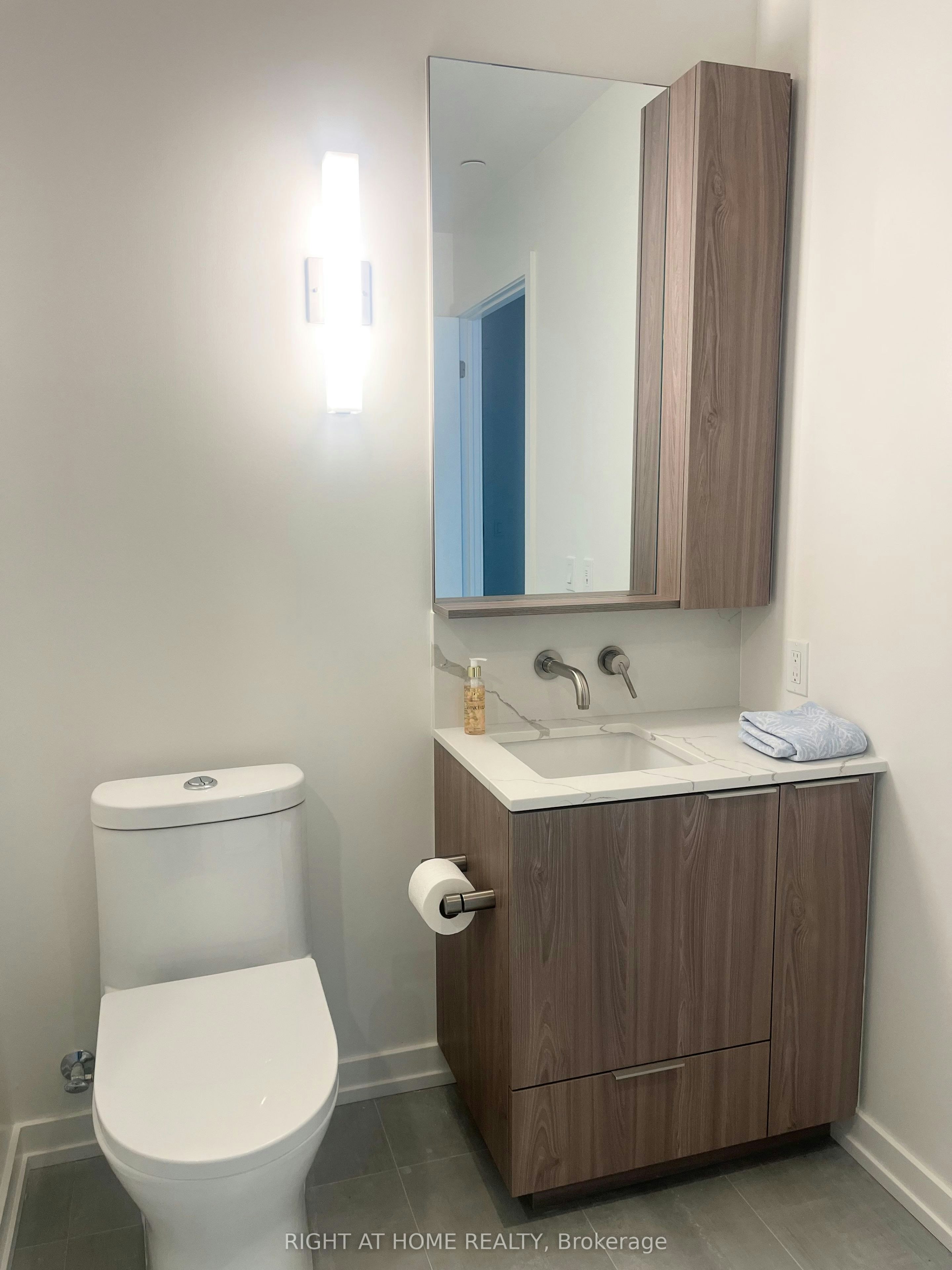 1801N-120 Broadway Avenue, Toronto, ON, M4P 0E9 - 15