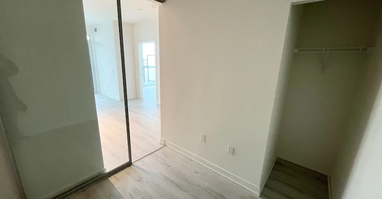 1801N-120 Broadway Avenue, Toronto, ON, M4P 0E9 - 17