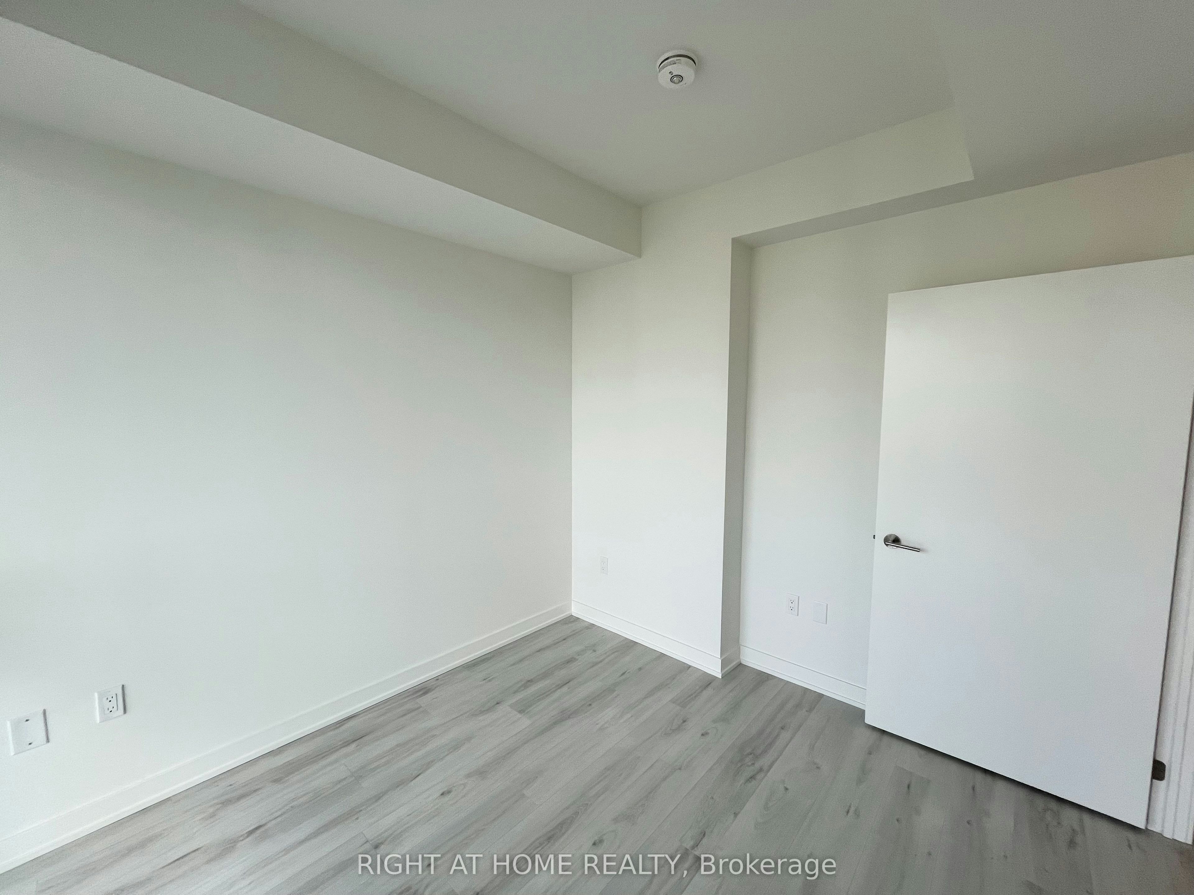 1801N-120 Broadway Avenue, Toronto, ON, M4P 0E9 - 12