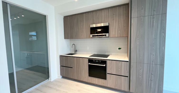 1801N-120 Broadway Avenue, Toronto, ON, M4P 0E9 - 4