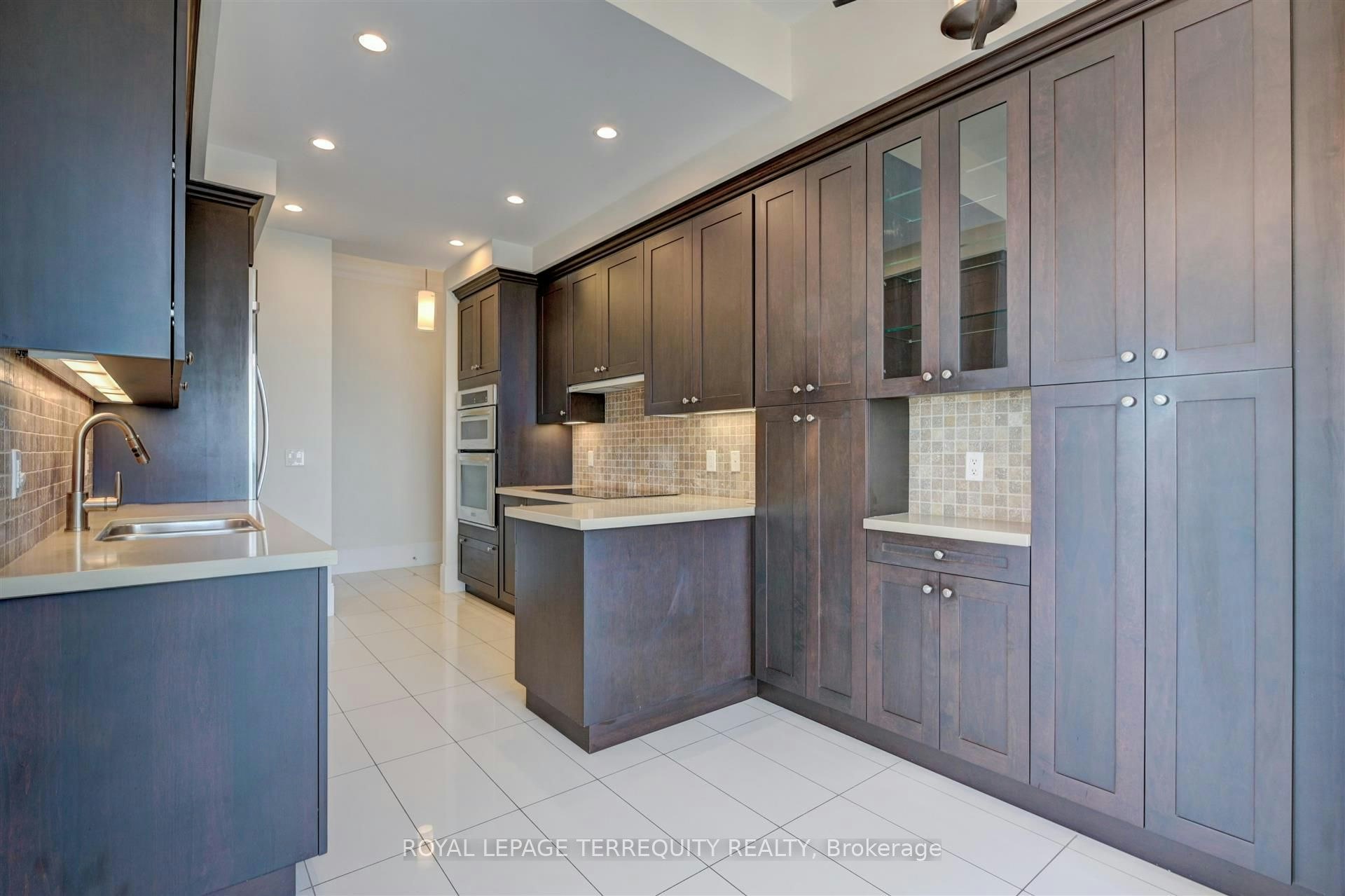 2521-70 Roehampton Avenue, Toronto, ON, M4P 1R2 - 6