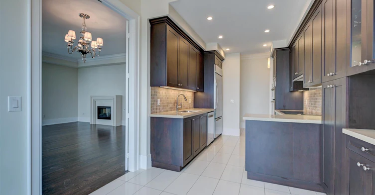 2521-70 Roehampton Avenue, Toronto, ON, M4P 1R2 - 4