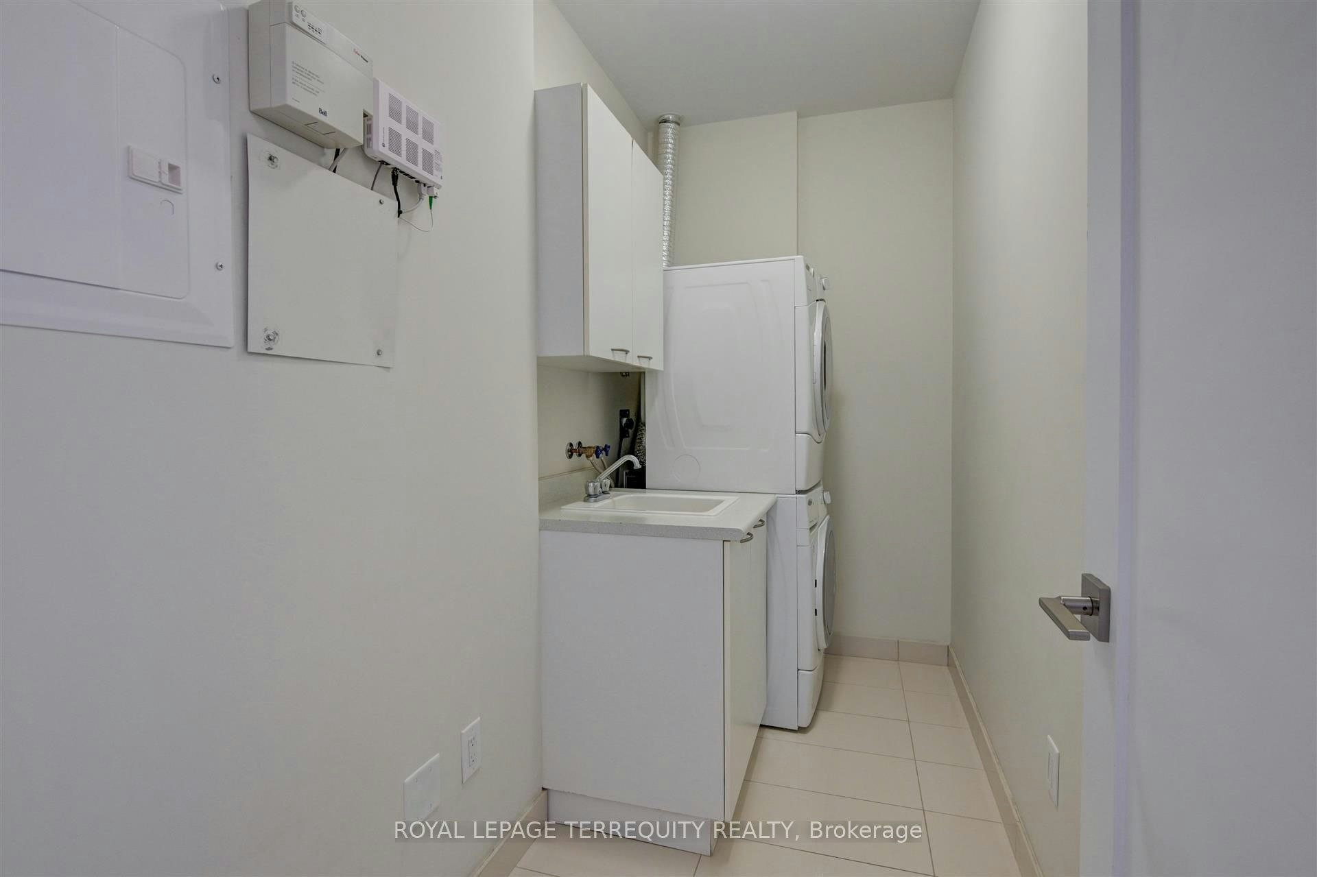2521-70 Roehampton Avenue, Toronto, ON, M4P 1R2 - 22