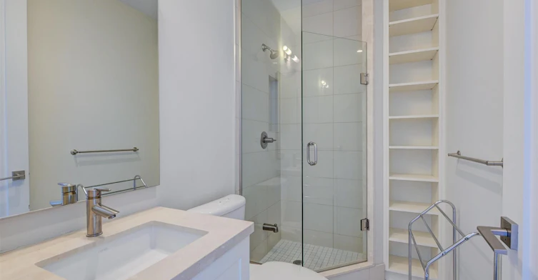 2521-70 Roehampton Avenue, Toronto, ON, M4P 1R2 - 18