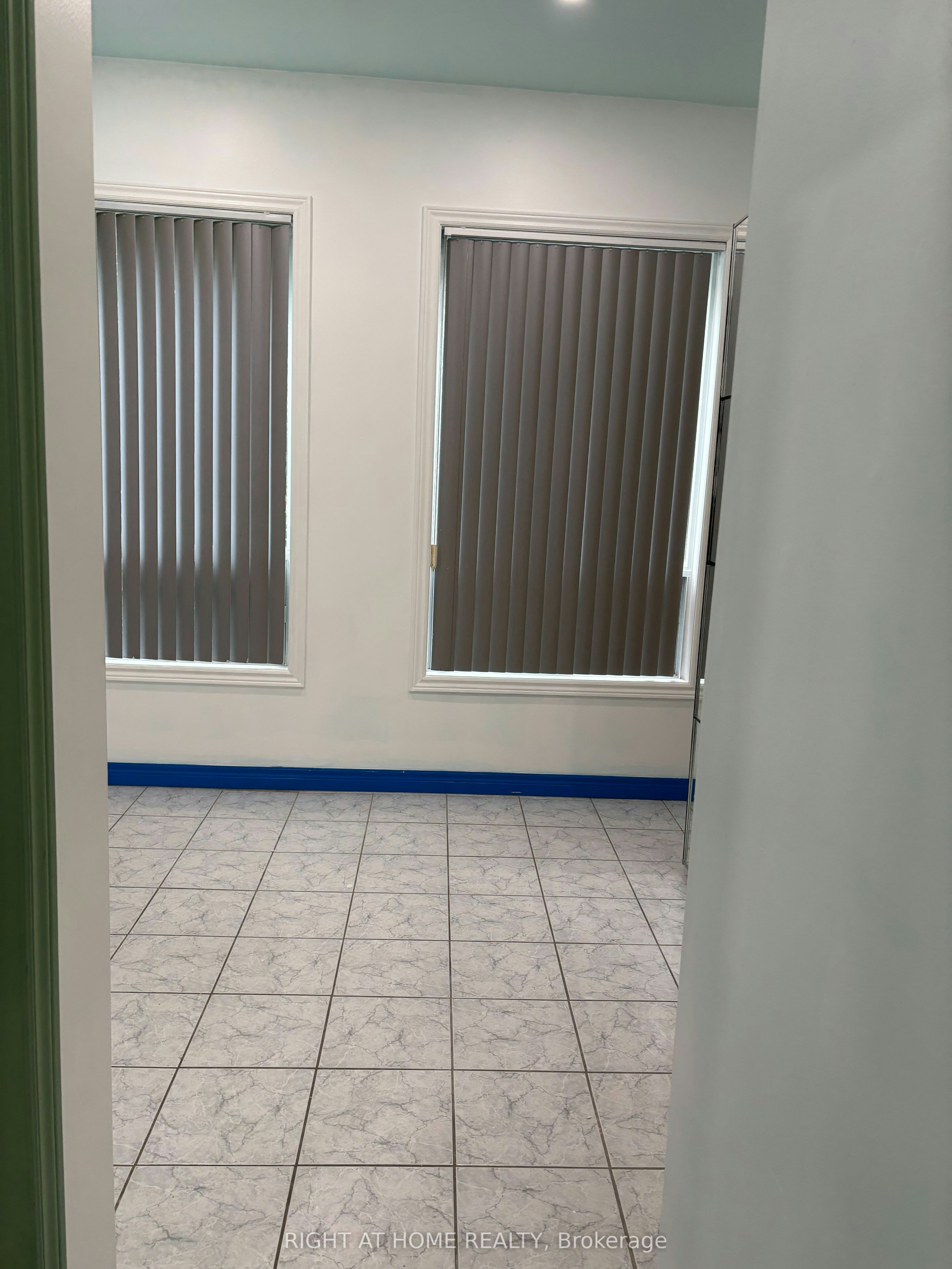 Unit 1-389 Spadina Avenue, Toronto, ON, M5T 2G6 - 4