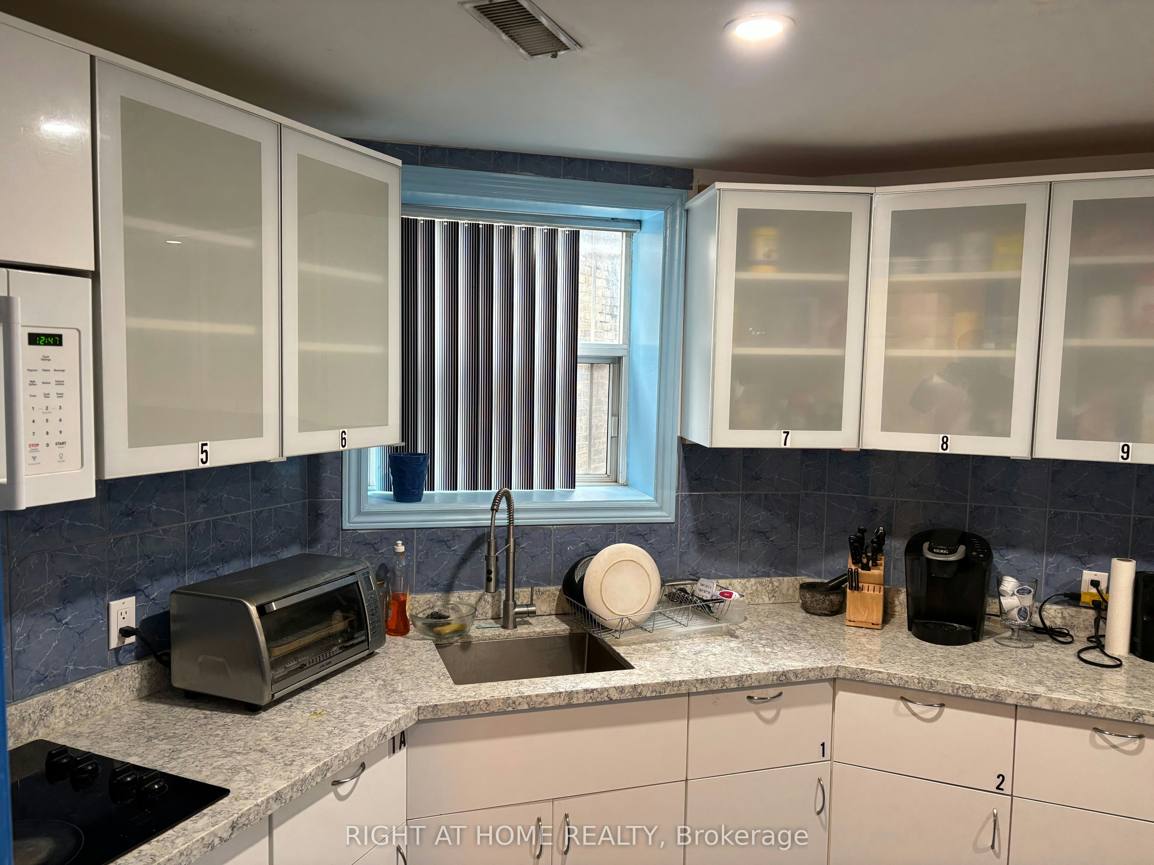 Unit 1-389 Spadina Avenue, Toronto, ON, M5T 2G6 - 8
