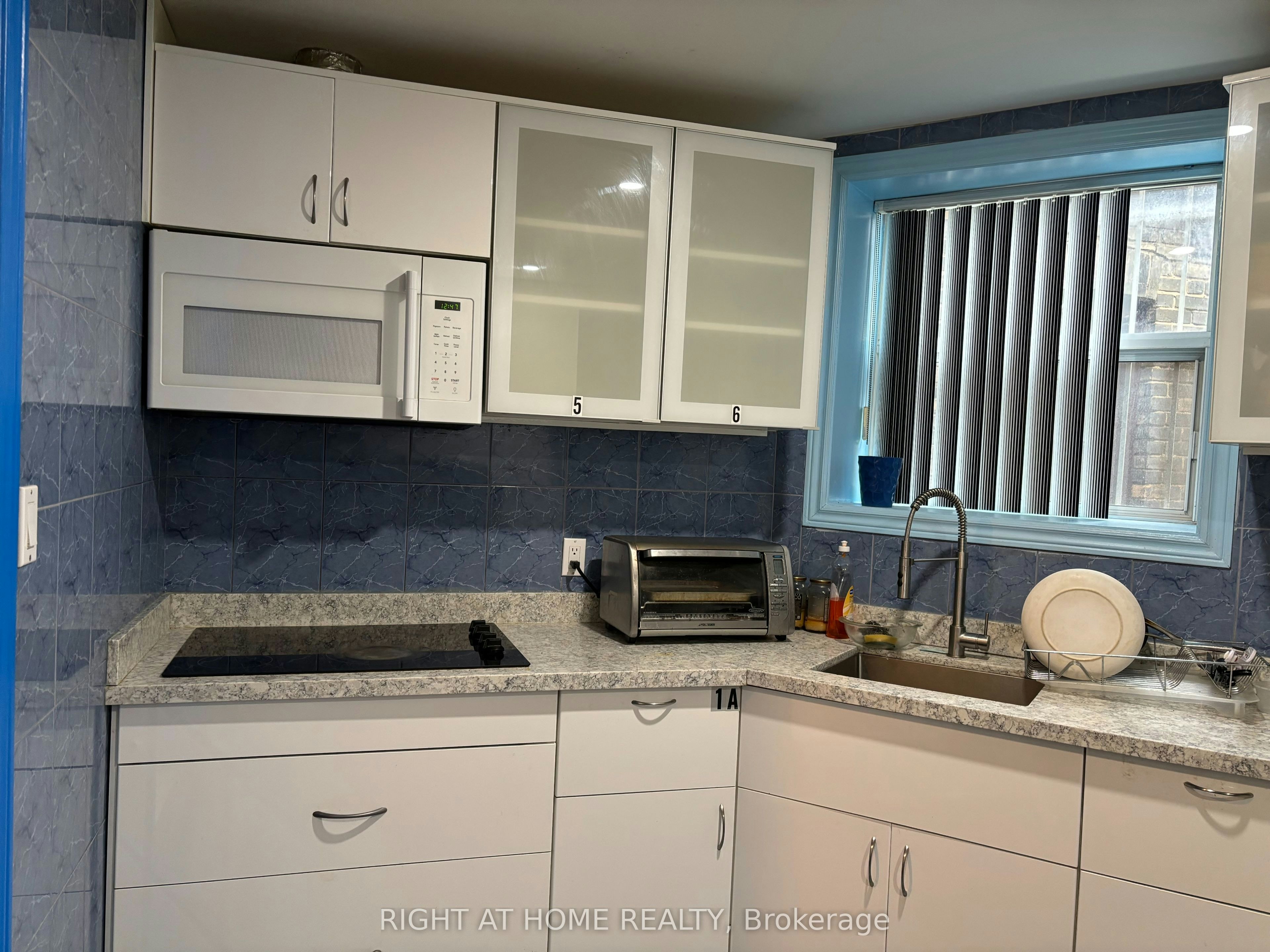 Unit 1-389 Spadina Avenue, Toronto, ON, M5T 2G6 - 10
