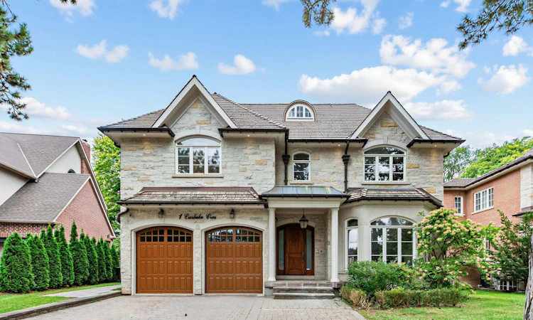 1B Carluke Crescent