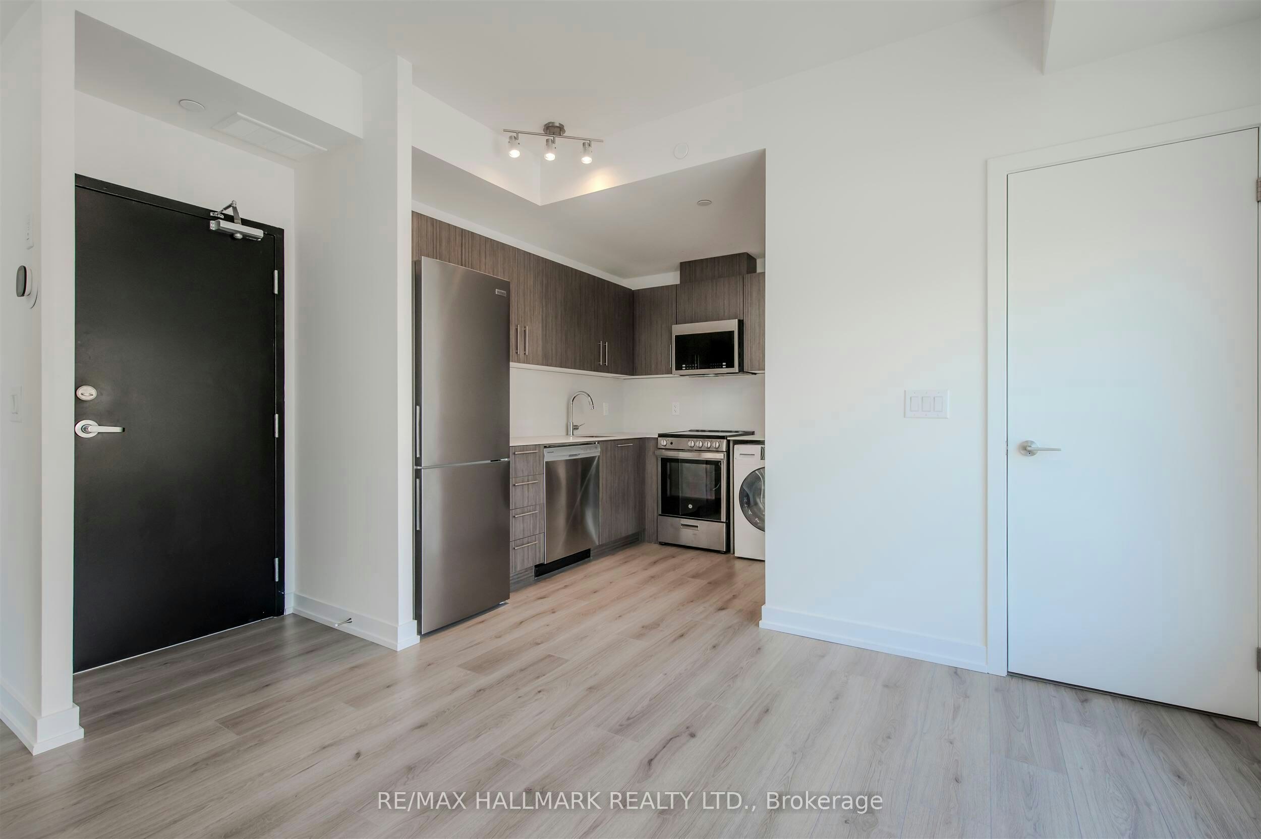 2-10-851 Sheppard Avenue W, Toronto, ON, M3H 0G2 - 6