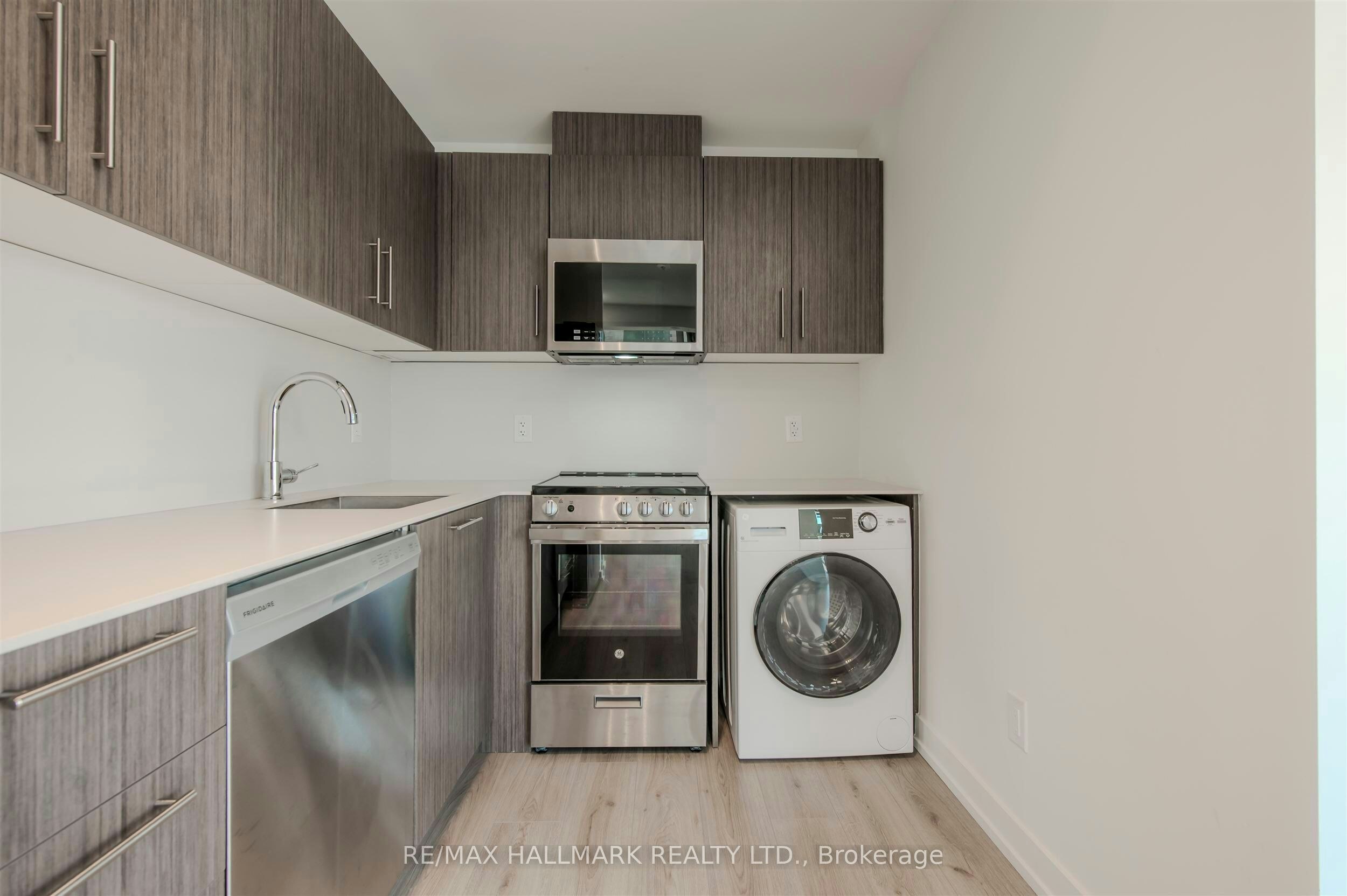 2-10-851 Sheppard Avenue W, Toronto, ON, M3H 0G2 - 4