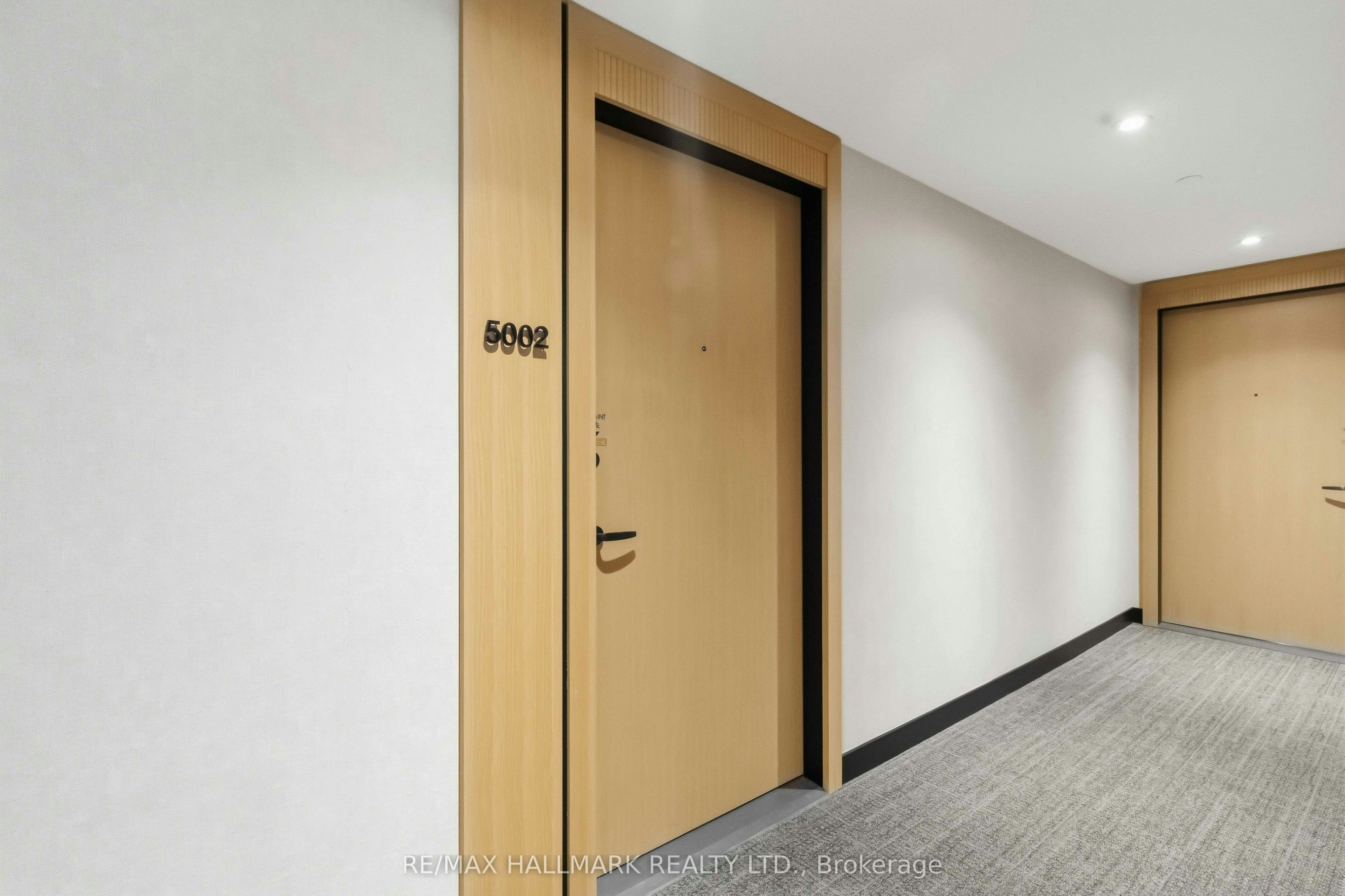 5002-89 Church Street, Toronto, ON, M5C 0B7 - 5