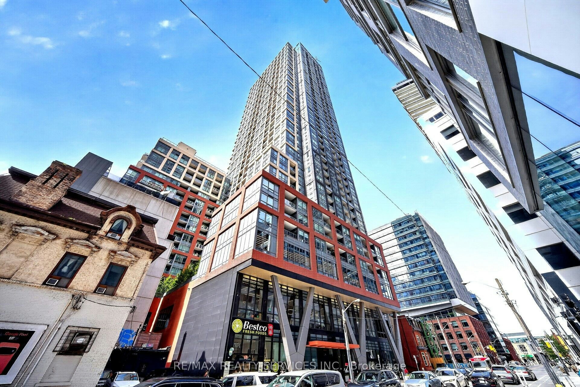 1717-108 Peter Street, Toronto, ON, M5V 0W2