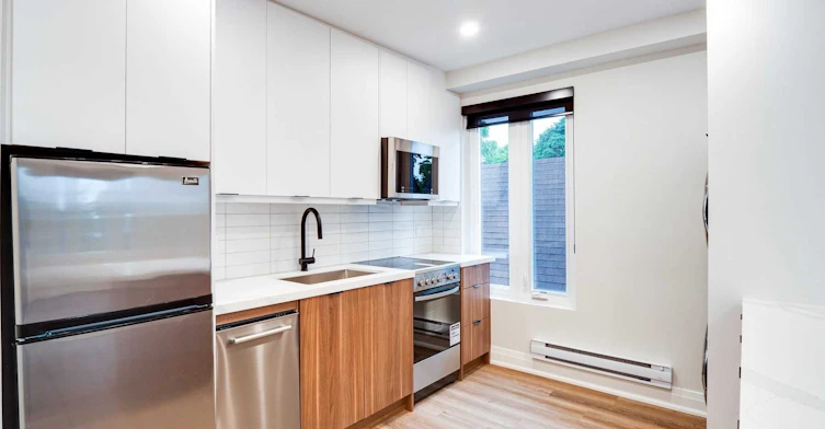 5-1 Greensides Avenue, Toronto, ON, M6G 3P5 - 3