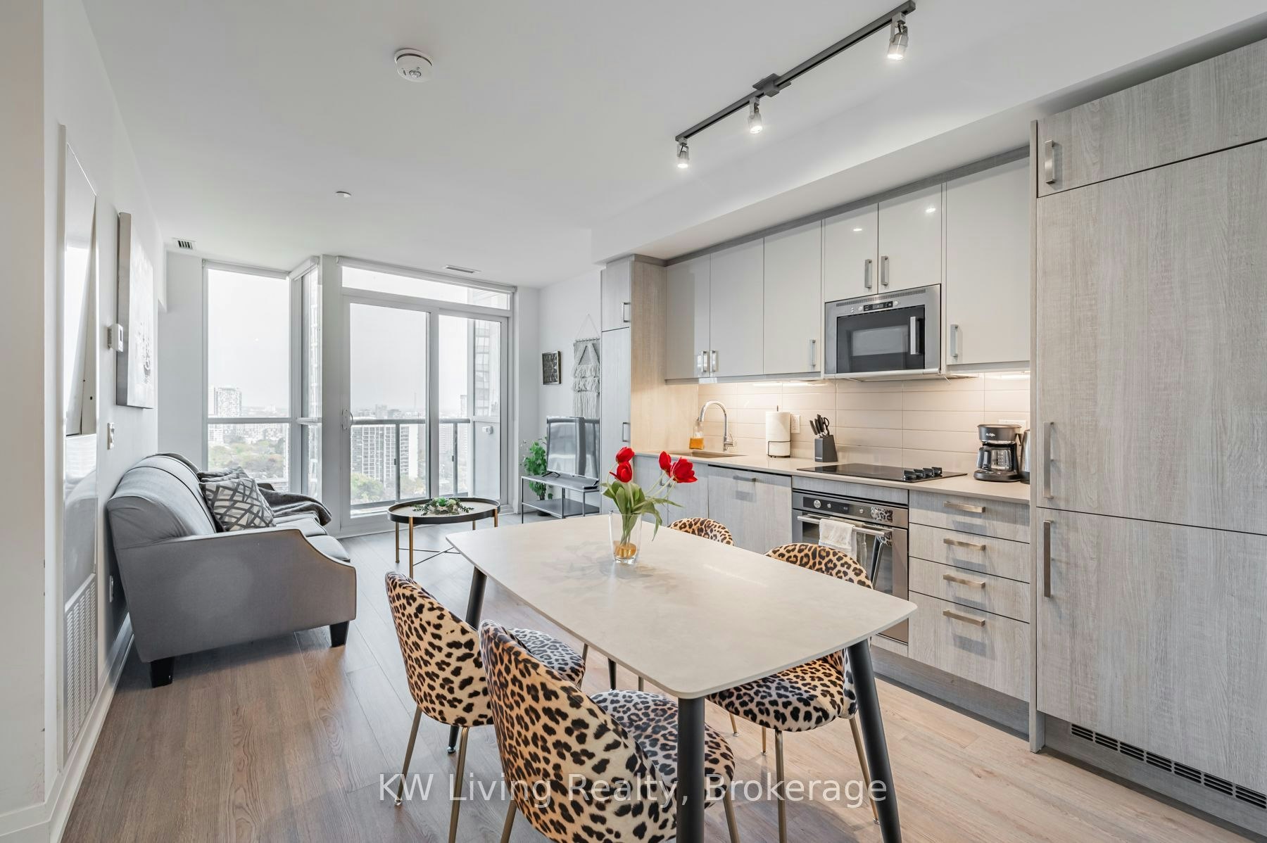 2110-77 Mutual Street, Toronto, ON, M5B 0B9