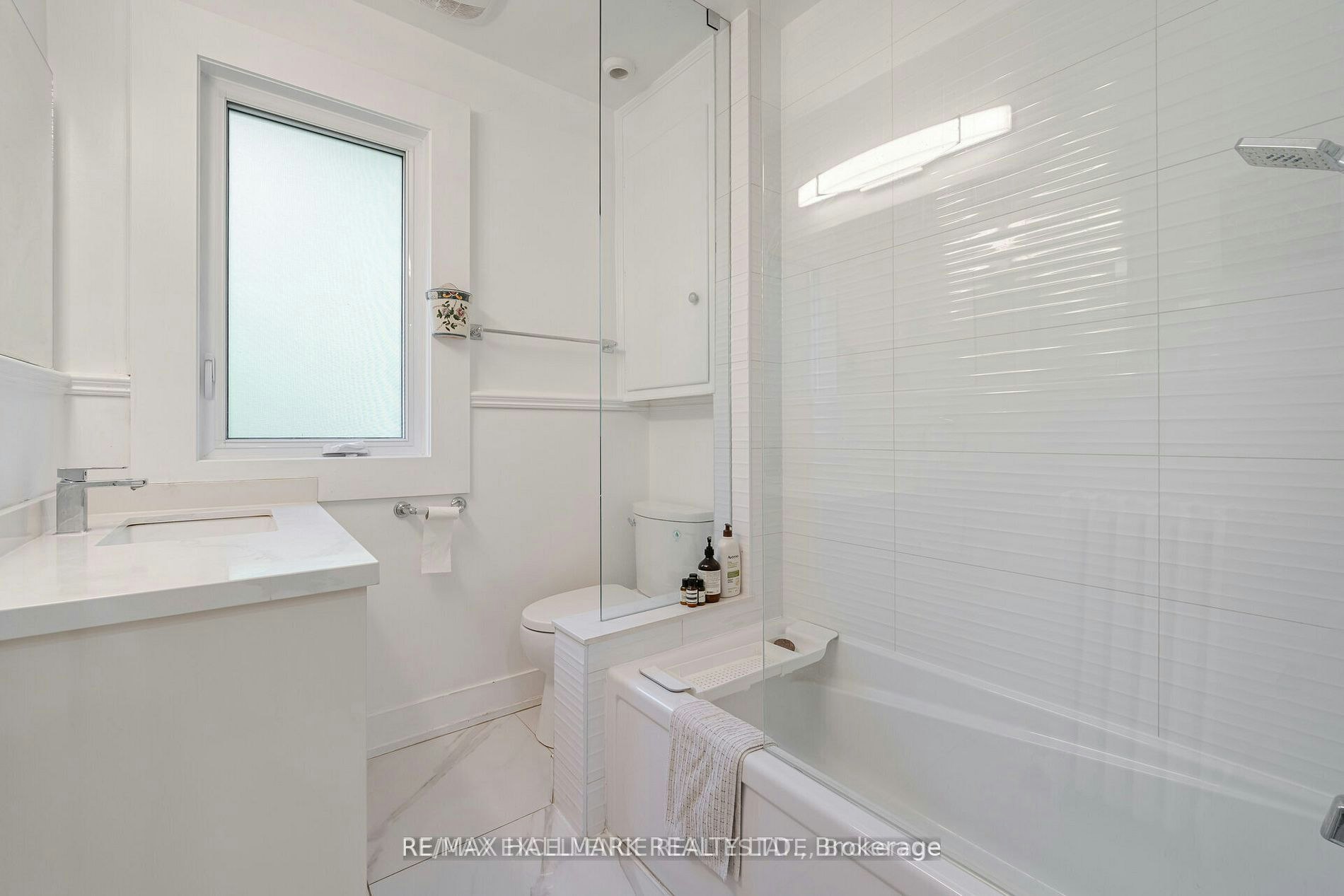 2nd Floor-193 Heath Street W, Toronto, ON, M4V 1V3 - 34