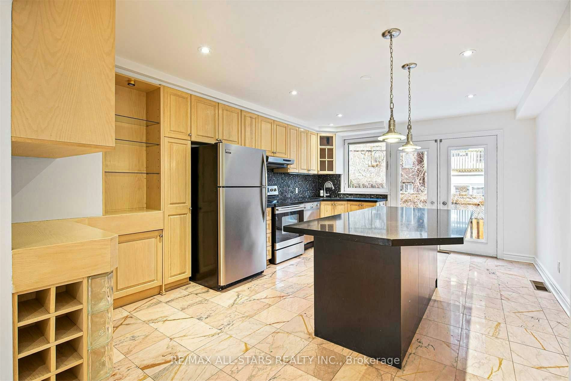110 Belmont Street, Toronto, ON, M5R 1P8 - 4