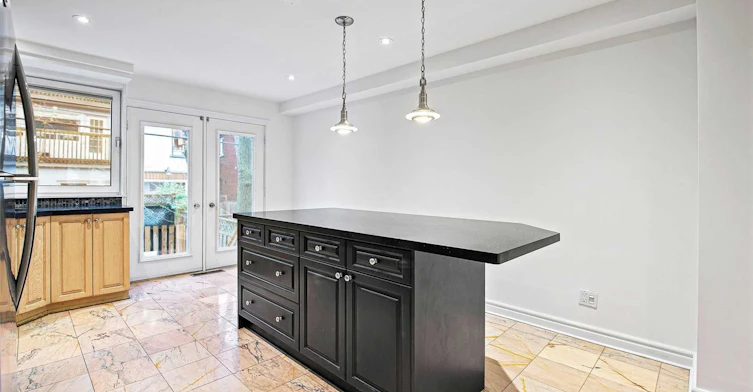 110 Belmont Street, Toronto, ON, M5R 1P8 - 3