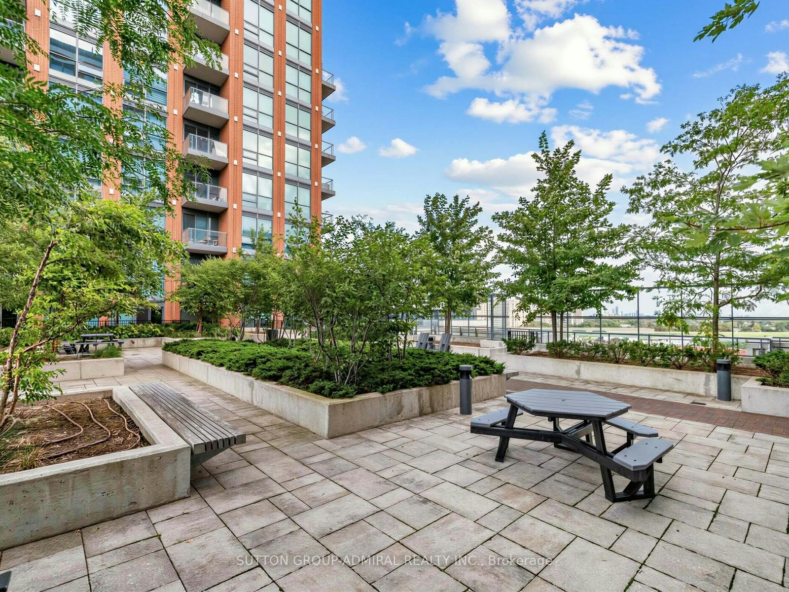 447-31 Tippett Road, Toronto, ON, M3H 0C8 - 24