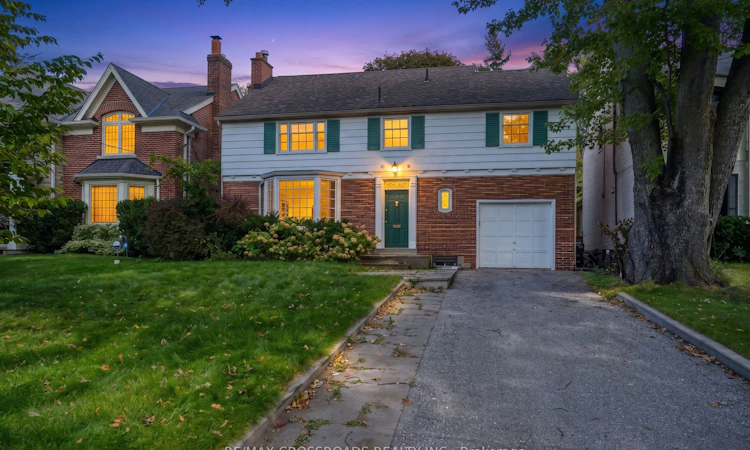 19 Strathgowan Crescent