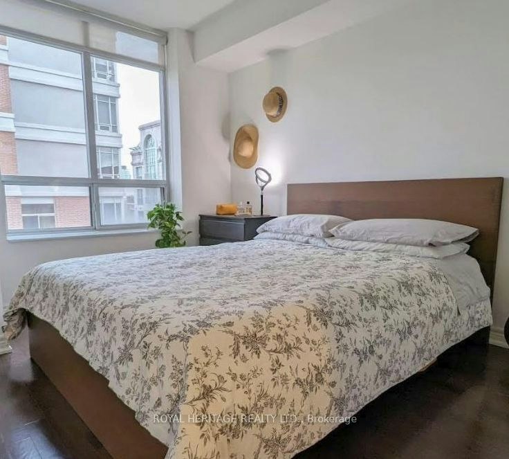 60 St Clair Avenue W, Toronto, ON, M4V 1M1 - 7