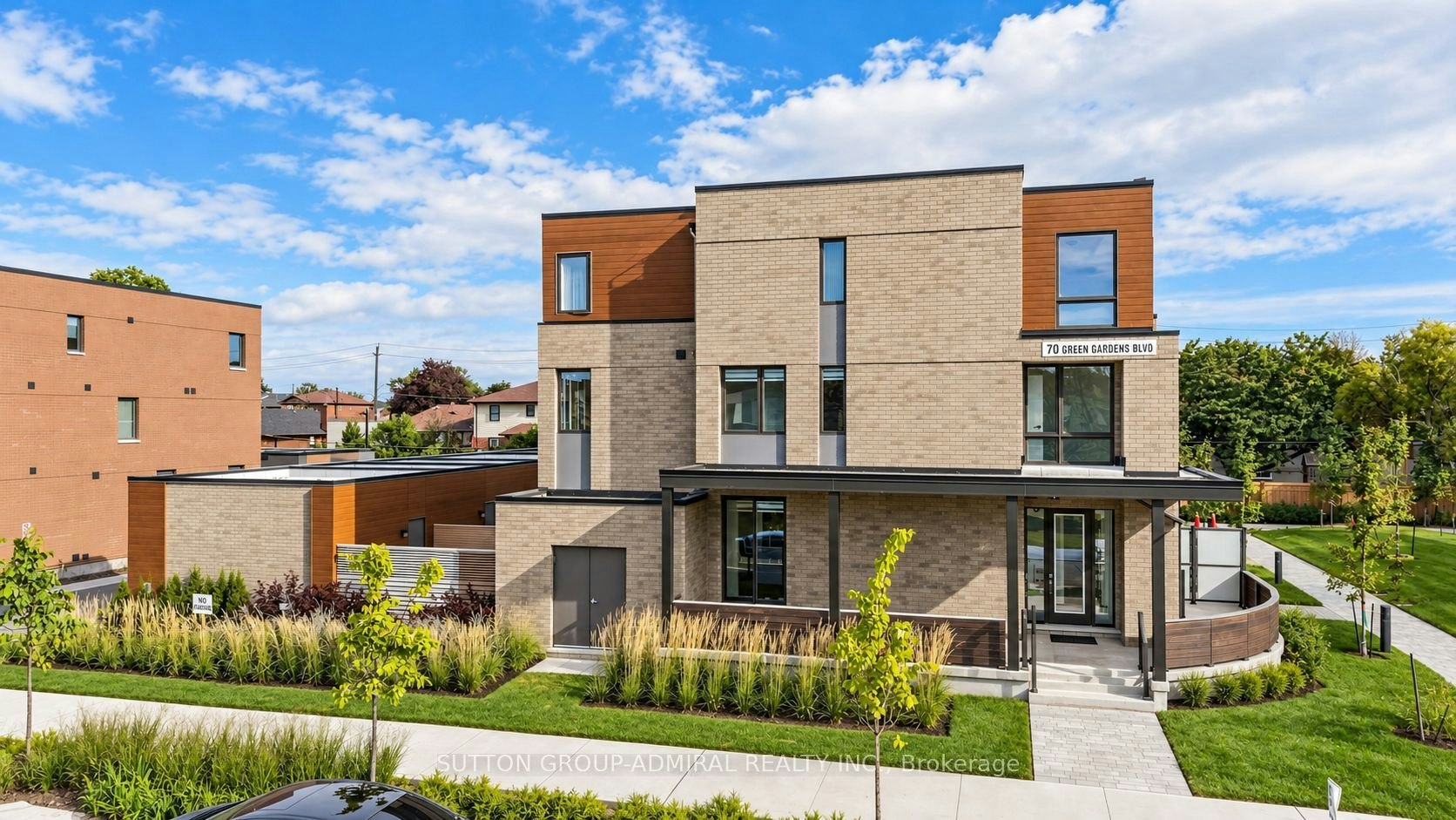1-70 Green Gardens Boulevard, Toronto, ON, M6A 0E6