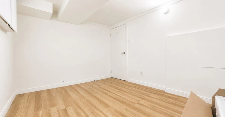 Bsmnt-327 Howland Avenue, Toronto, ON, M5R 3C1 - 8