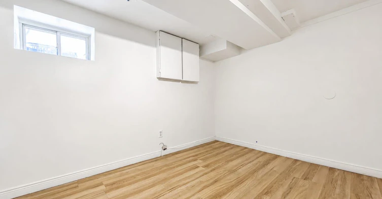 Bsmnt-327 Howland Avenue, Toronto, ON, M5R 3C1 - 10