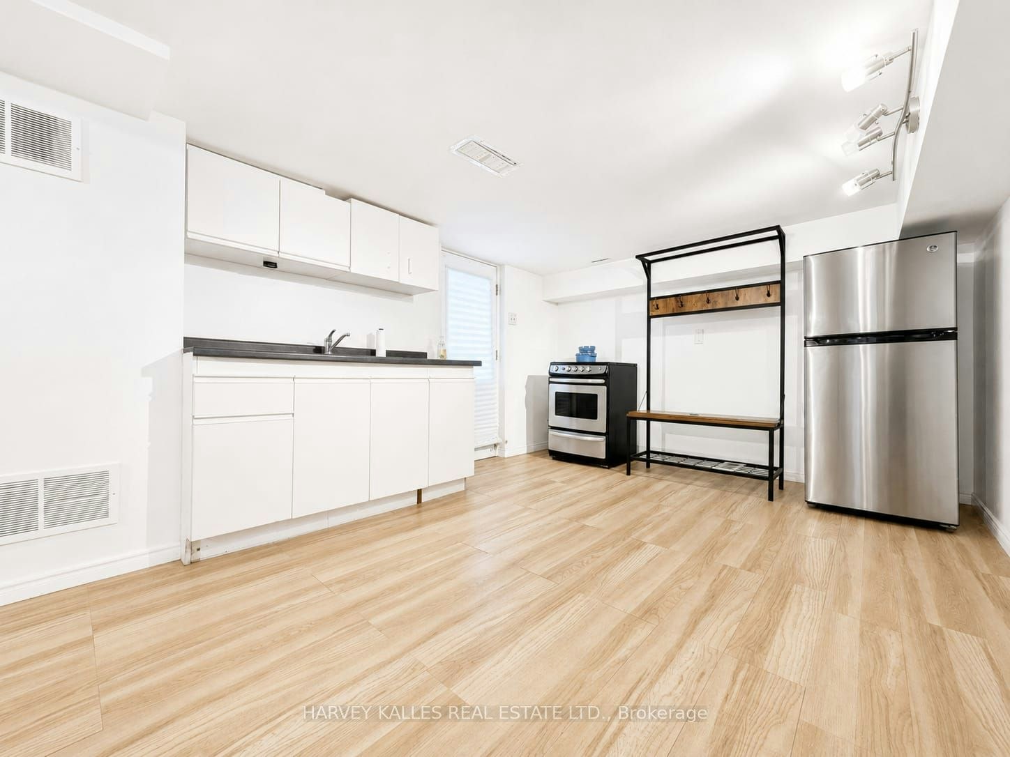 Bsmnt-327 Howland Avenue, Toronto, ON, M5R 3C1 - 3