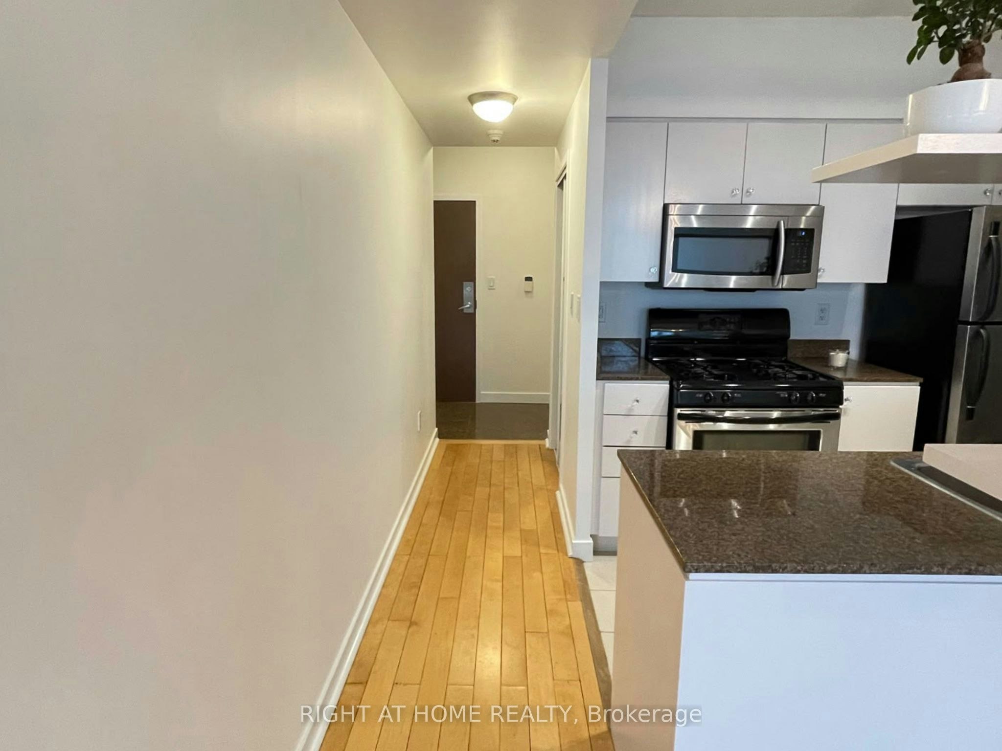 811-35 Mariner Terrace, Toronto, ON, M5V 3V9 - 2
