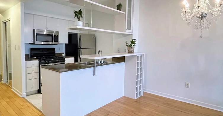 811-35 Mariner Terrace, Toronto, ON, M5V 3V9 - 3