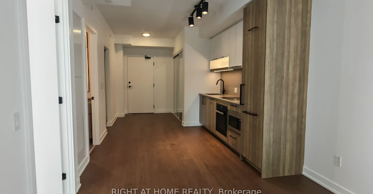 1205-91 Montclair Avenue, Toronto, ON, M5P 0B1