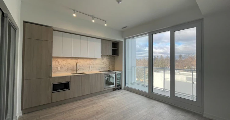 719-2022 Bathurst Street, Toronto, ON, M5P 0A6