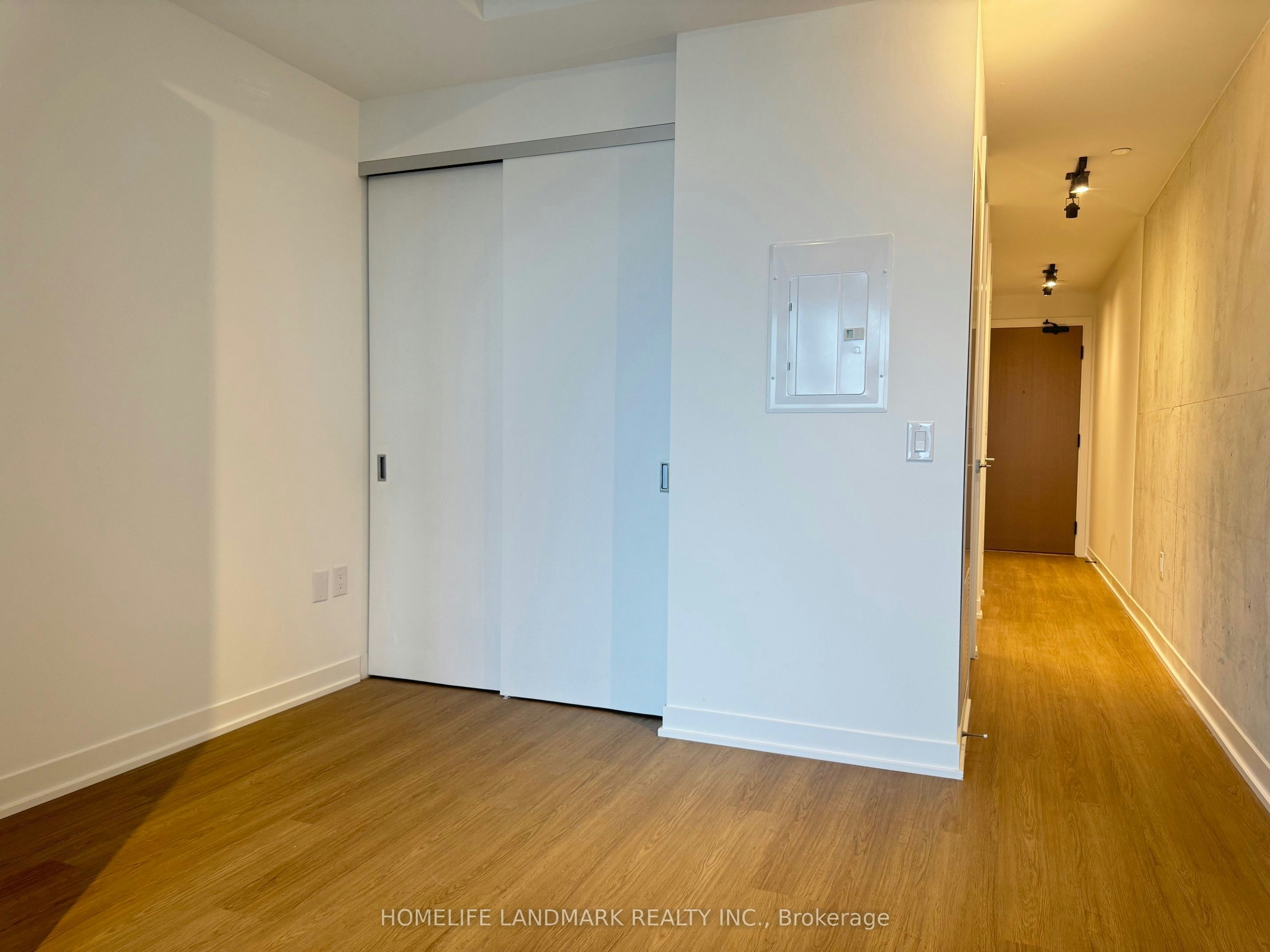 1015-195 Mccaul Street, Toronto, ON, M5T 0E5 - 10