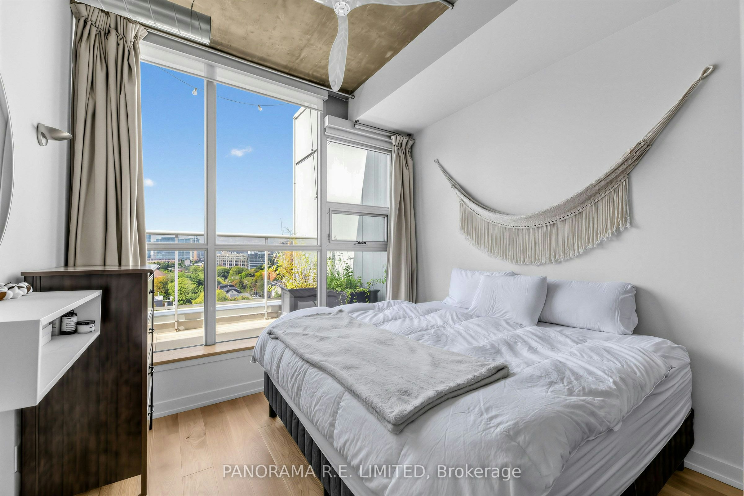 1013-60 Bathurst Street, Toronto, ON, M5V 2P4 - 12