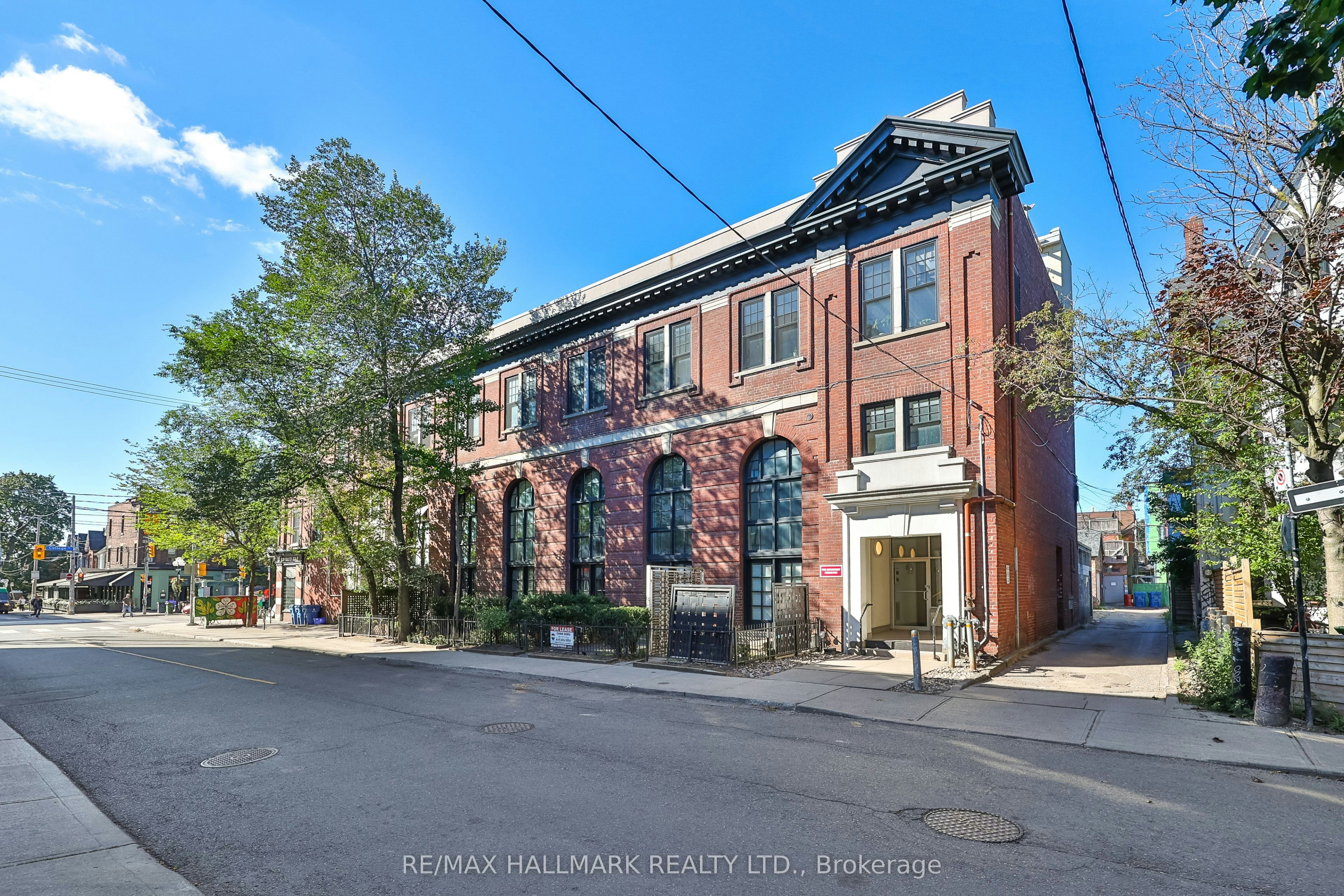 205-394 Euclid Avenue, Toronto, ON, M6G 2S9