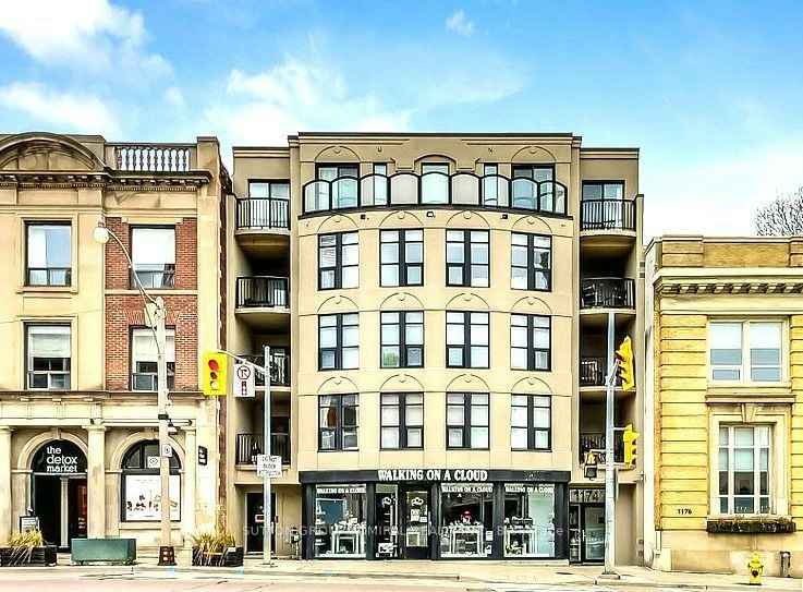 301-1174 Yonge Street, Toronto, ON, M4W 2L9