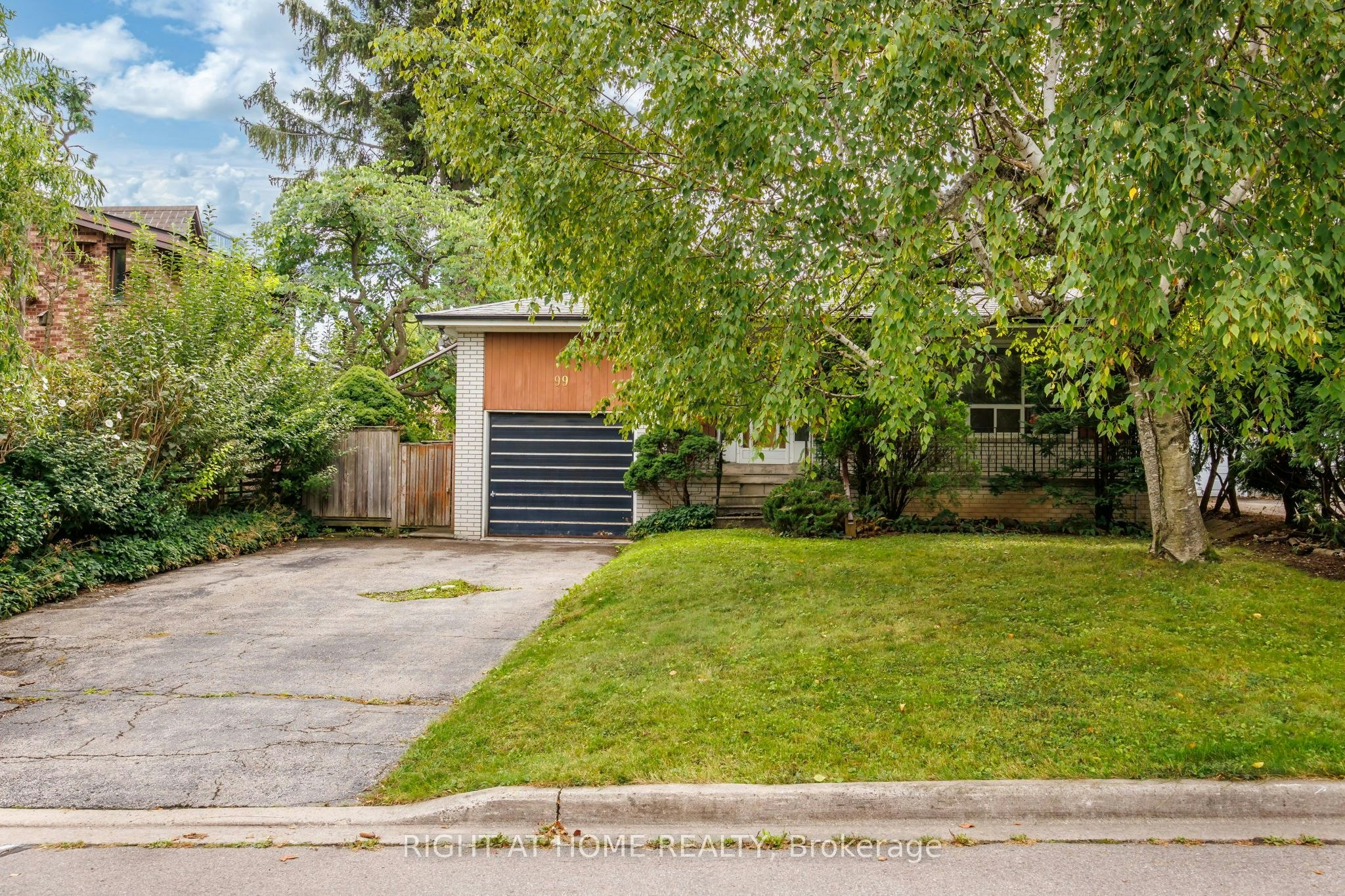 99 Elmhurst Avenue, Toronto, ON, M2N 1R7