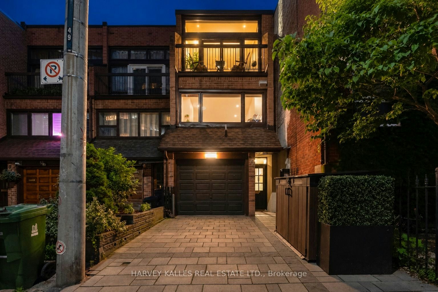 49 Granby Street, Toronto, ON, M5B 1H8