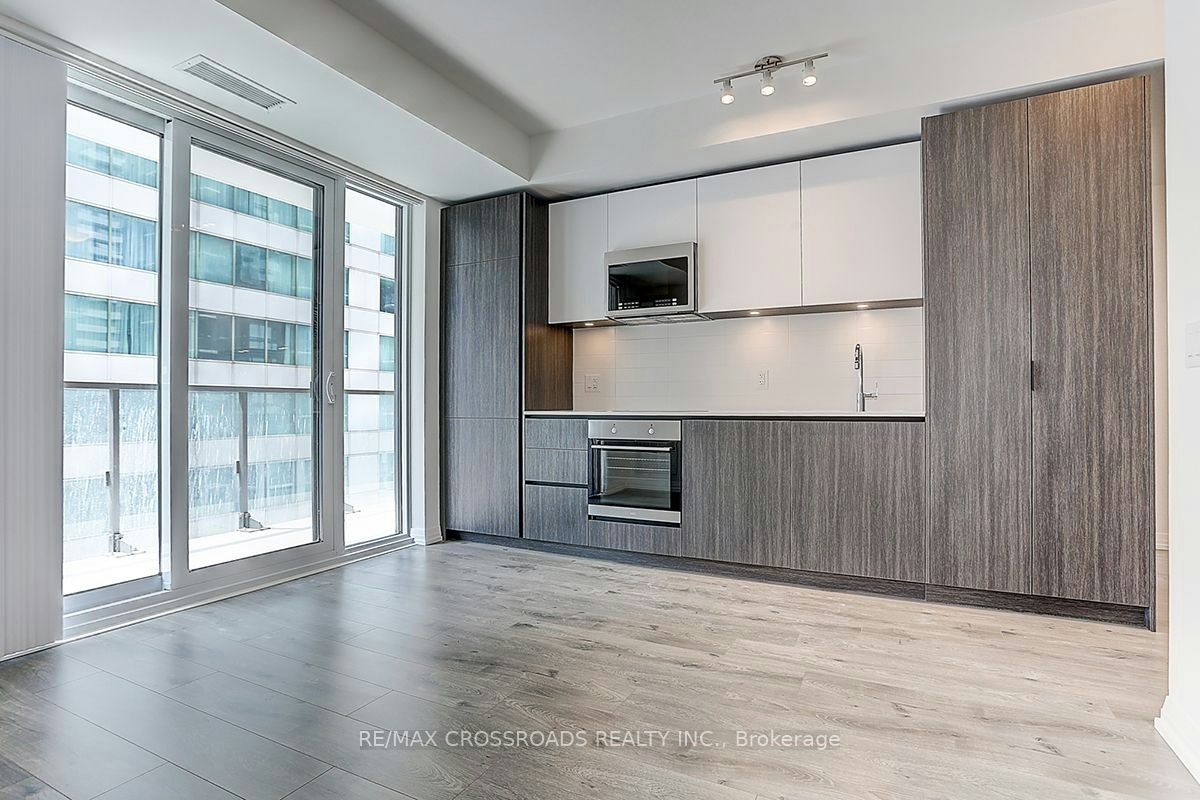 1911-8 Widmer Street, Toronto, ON, M5V 0W6 - 13