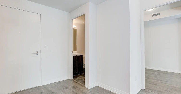 1911-8 Widmer Street, Toronto, ON, M5V 0W6 - 10