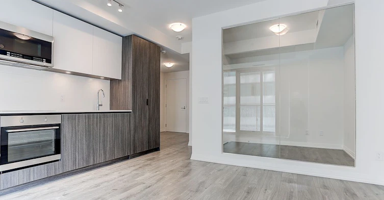 1911-8 Widmer Street, Toronto, ON, M5V 0W6 - 15