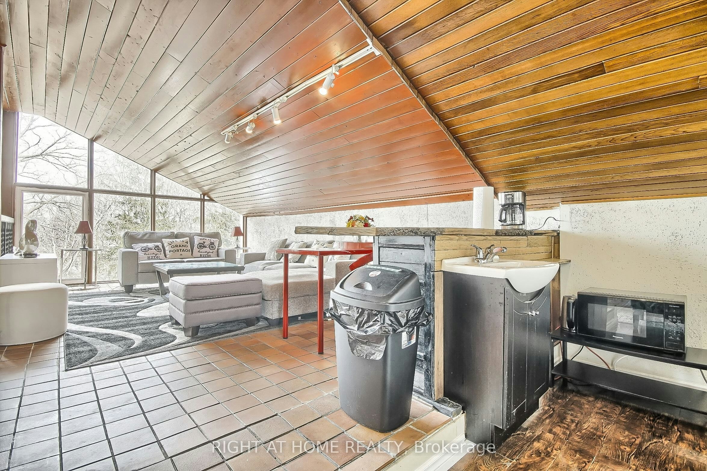 122 Elvaston Drive, Toronto, ON, M4A 1N6 - 30