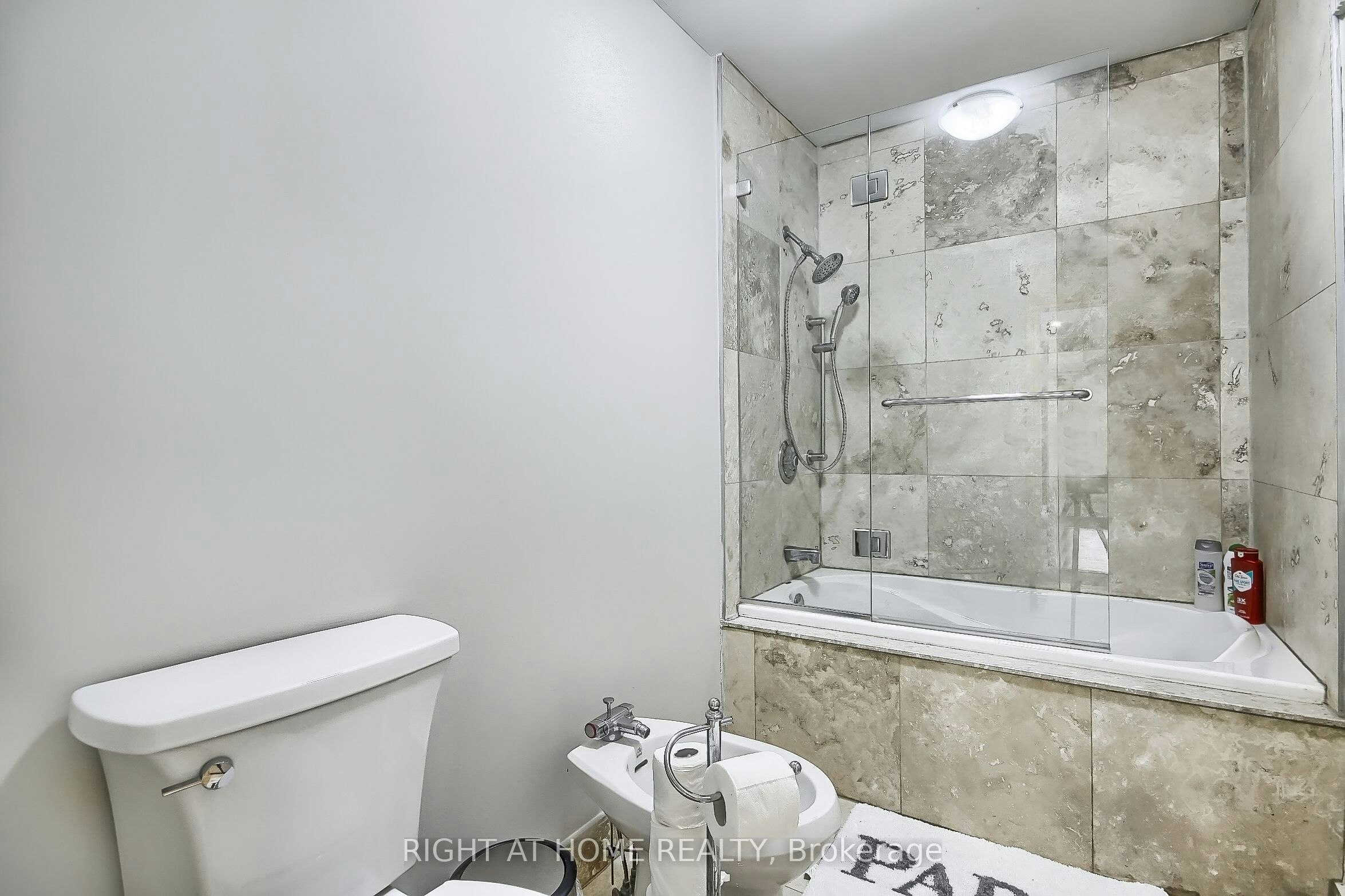 122 Elvaston Drive, Toronto, ON, M4A 1N6 - 24